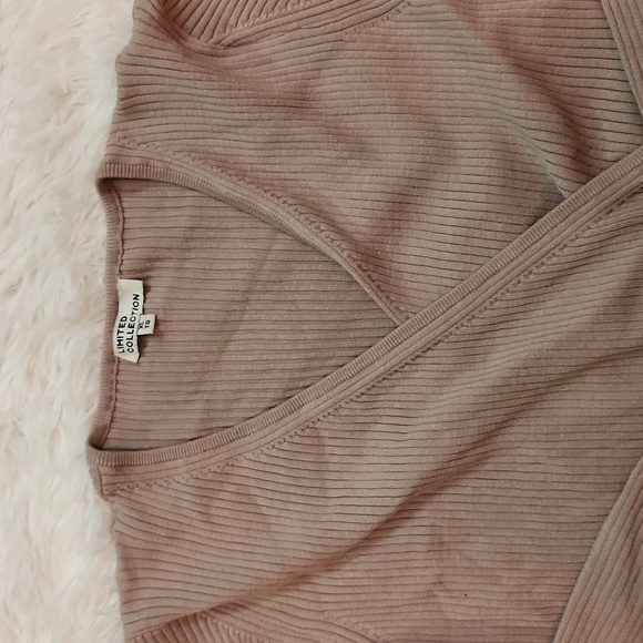 Limited Collection wrap front tan sweater with tie size xl - Picture 2 of 7